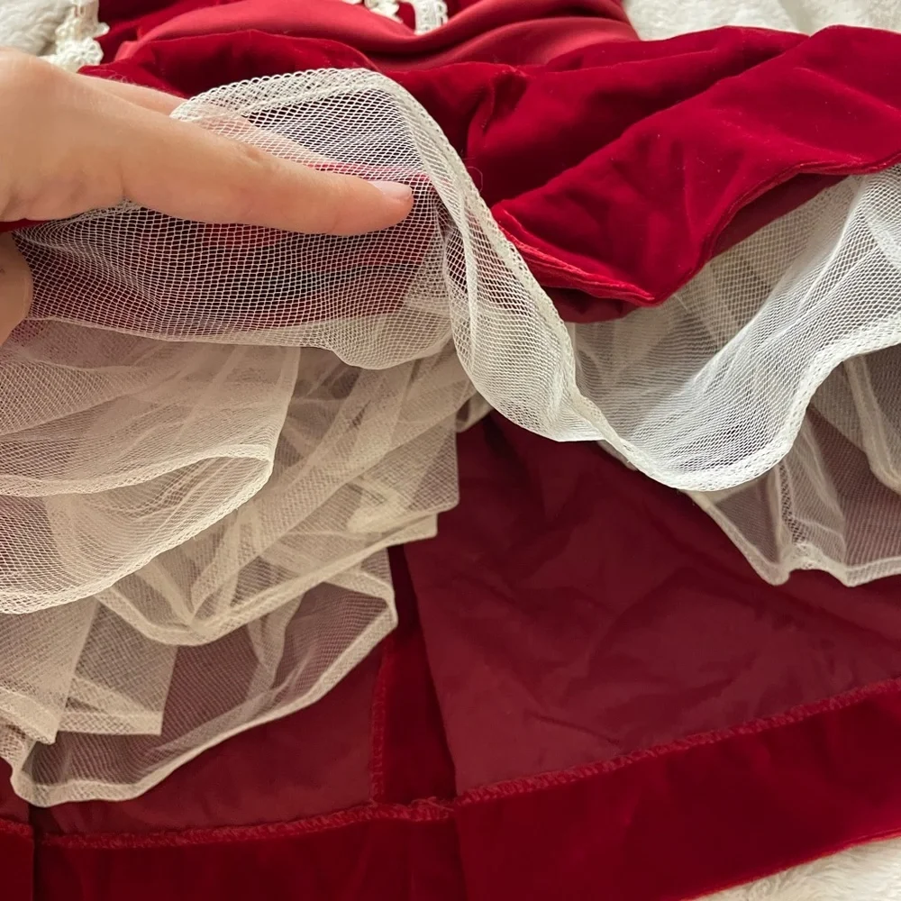 Vintage Boutique Red Velvet and Lace Christmas Dress